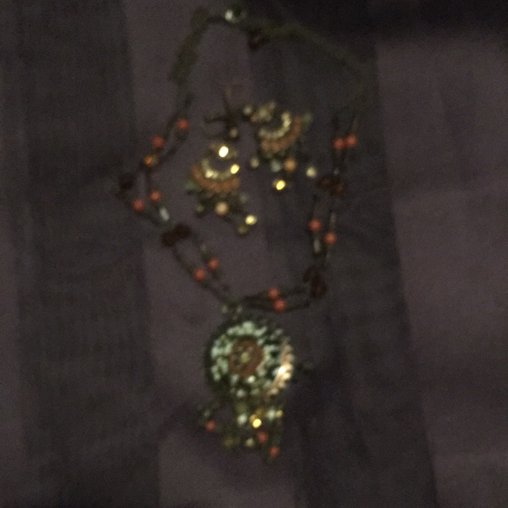 Jewelry - Picture 2 of 3